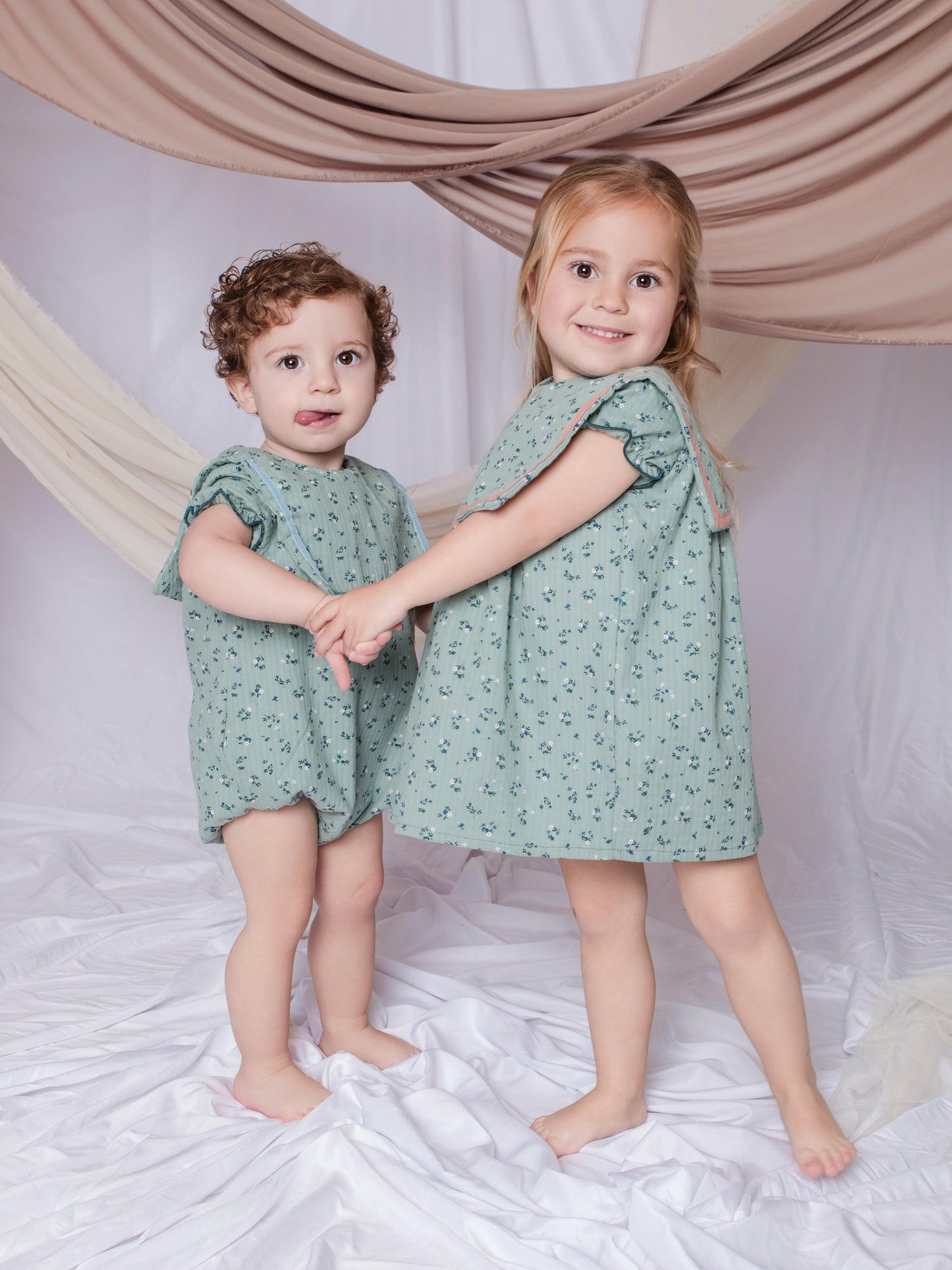 Pelele OLIVIA ribete celeste